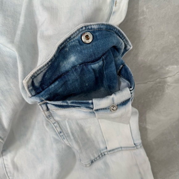 Women's DKNY Jeans High-Rise Wide-Leg Cargo Jeans Light Wash Cotton Plus Size 32 - Picture 8 of 16